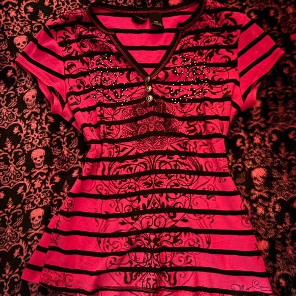 Y2K new directions Pink and Black Striped V-Neck Tee with Embellished Detail - Picture 1 of 2